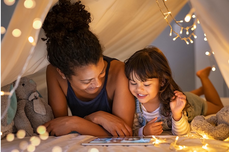 Services Mid Image Mom with Daughter.jpg?width=900&height=600